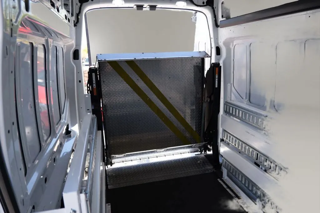 Ford Transit-250 photo 14