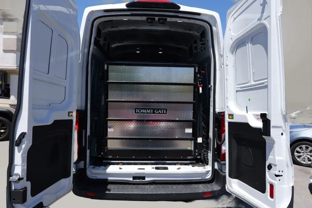 Ford Transit-250 photo 4