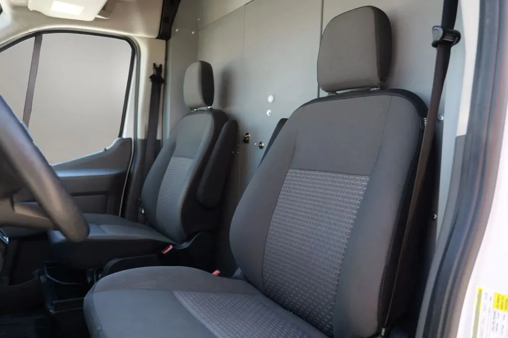Ford Transit-250 photo 10