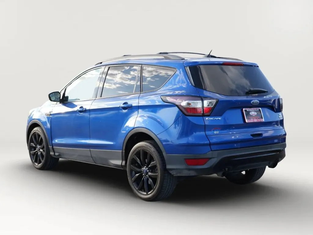 Ford Escape photo 3