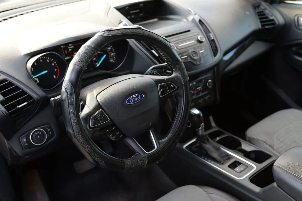 Ford Escape photo 4