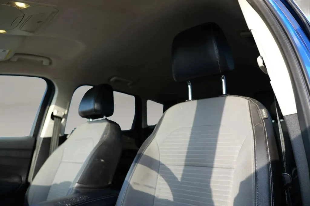 Ford Escape photo 8