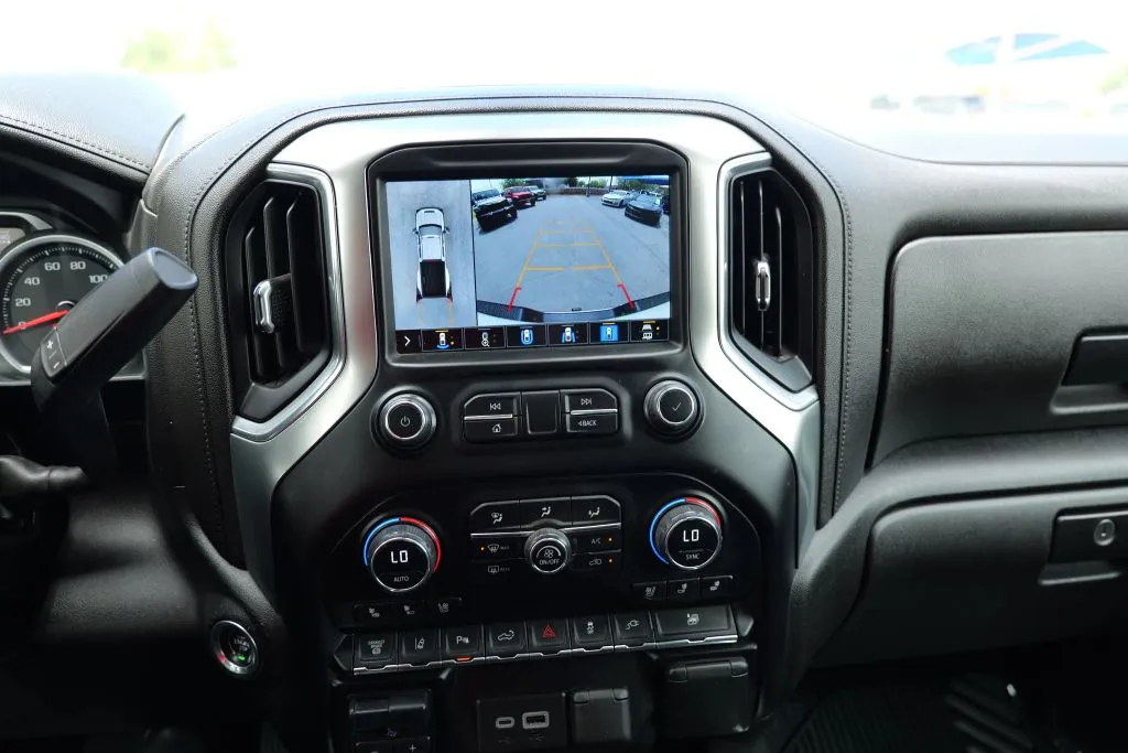 Chevrolet 3500HD photo 25