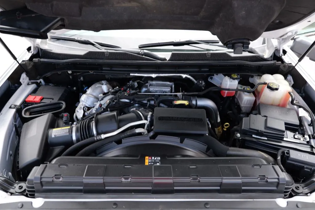 Chevrolet 3500HD photo 18