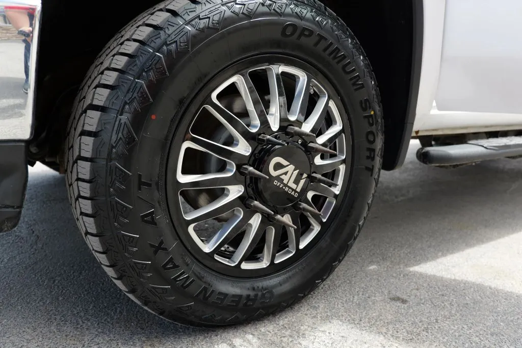 Chevrolet 3500HD photo 20