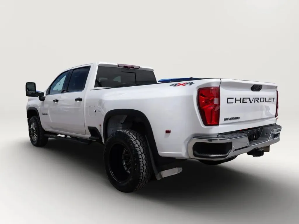 Chevrolet 3500HD photo 3
