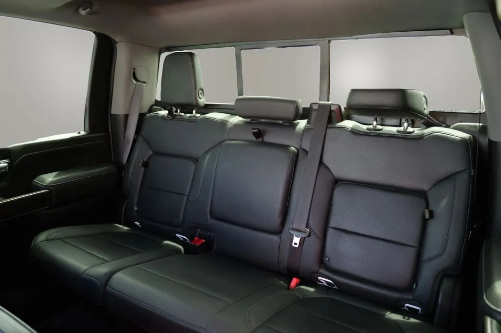 Chevrolet 3500HD photo 10