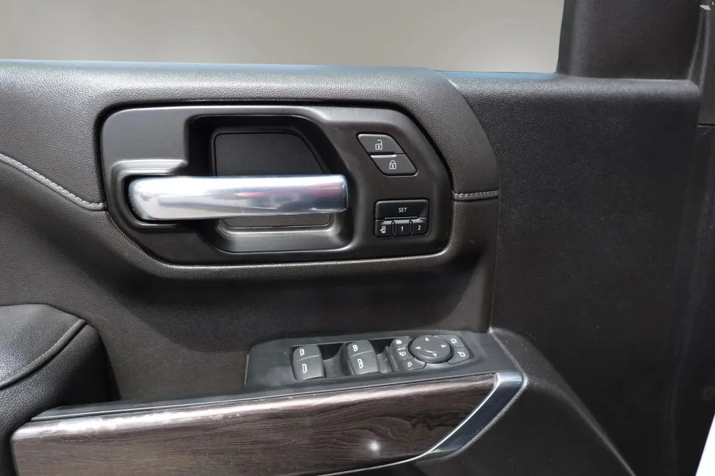 Chevrolet 3500HD photo 8