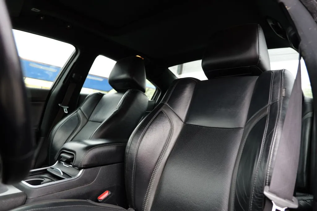 Dodge Charger photo 9
