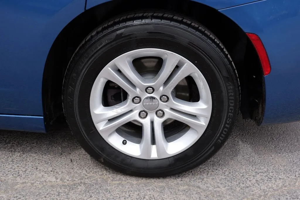 Dodge Charger photo 13