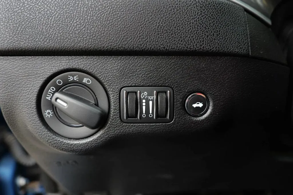 Dodge Charger photo 7