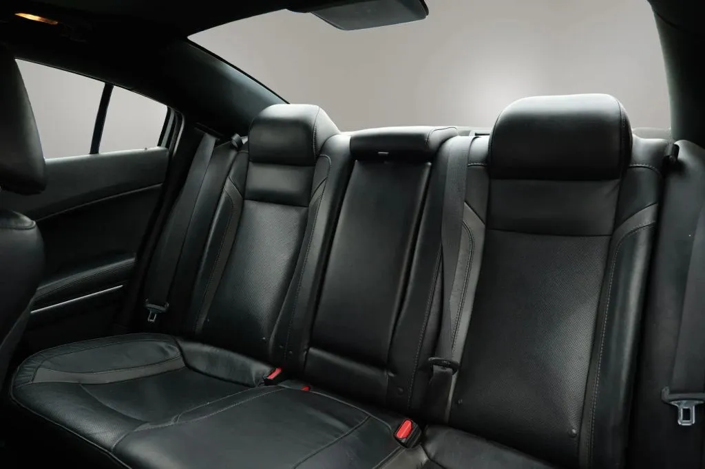 Dodge Charger photo 10