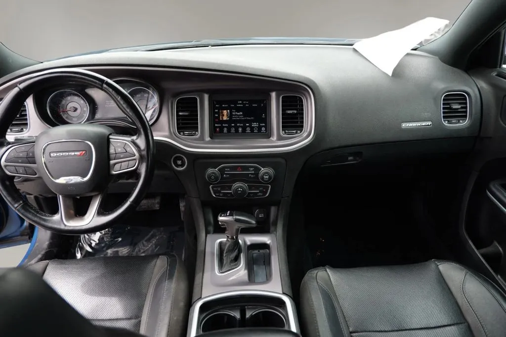 Dodge Charger photo 11