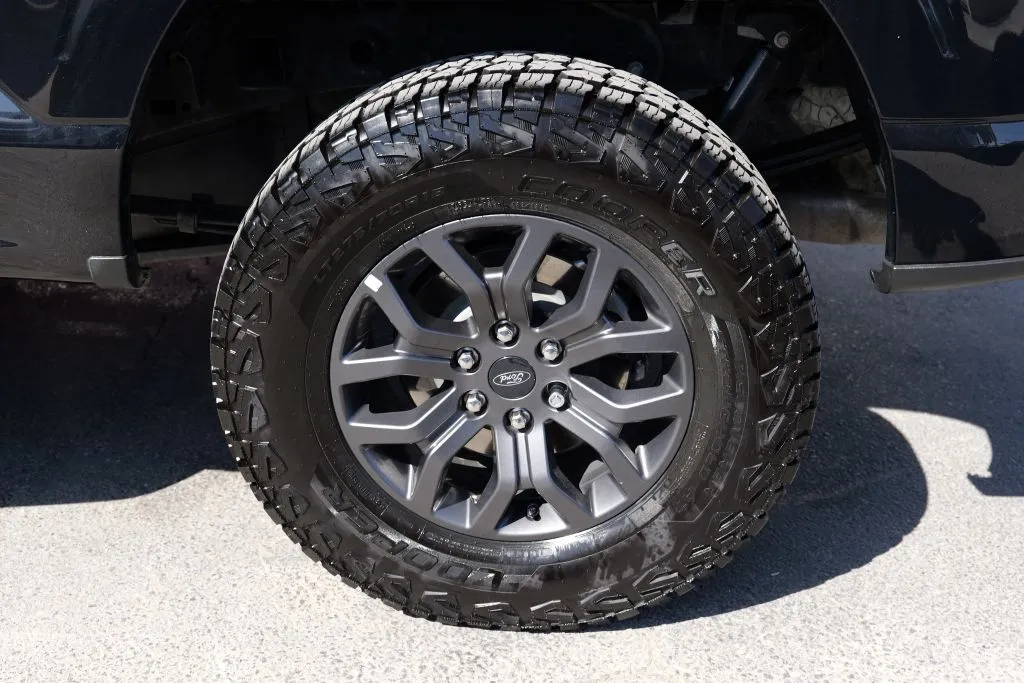 Ford F-150 photo 14