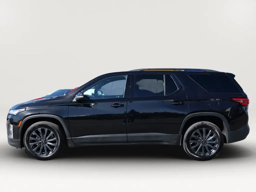Chevrolet Traverse photo 2