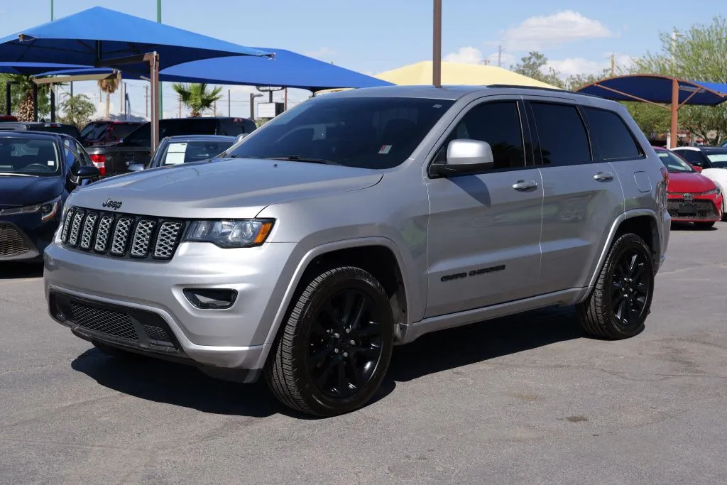 2019 Jeep Grand Cherokee Altitude 4WD's photo