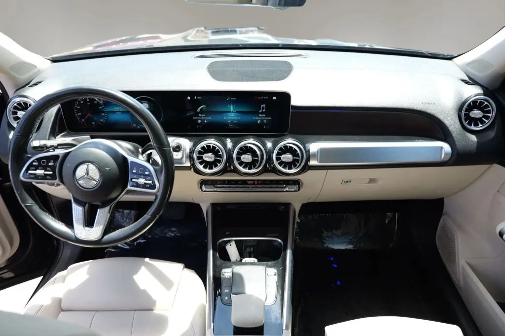 Mercedes-Benz GLB photo 13