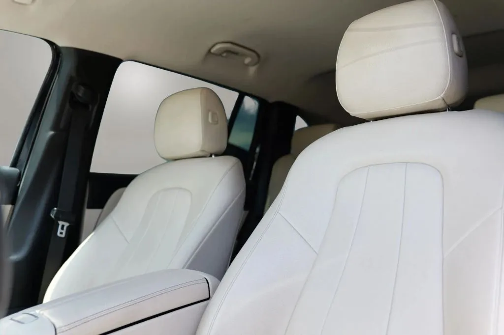 Mercedes-Benz GLB photo 8