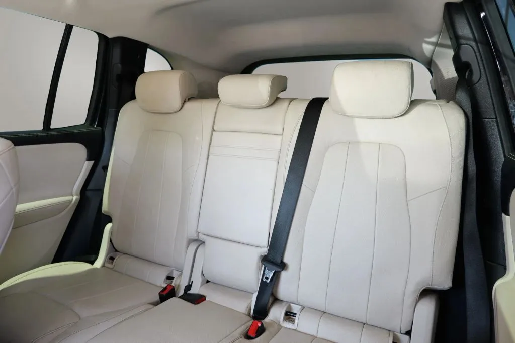 Mercedes-Benz GLB photo 9