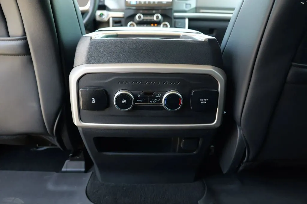 Ford Expedition photo 15