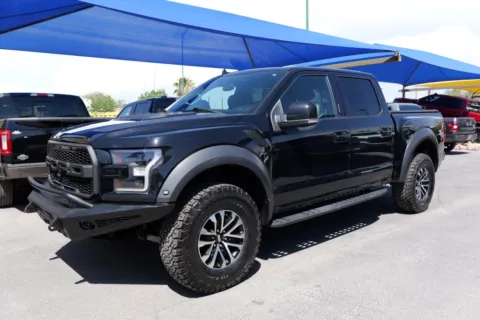 Black 2019 Ford F-150 SuperCrew Cab Raptor Pickup 4D 5 1/2 ft for sale in El Paso, TX
