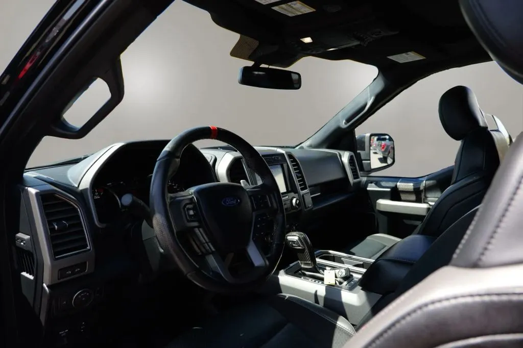 Ford F-150 photo 4