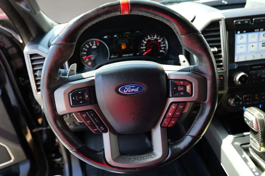 Ford F-150 photo 6