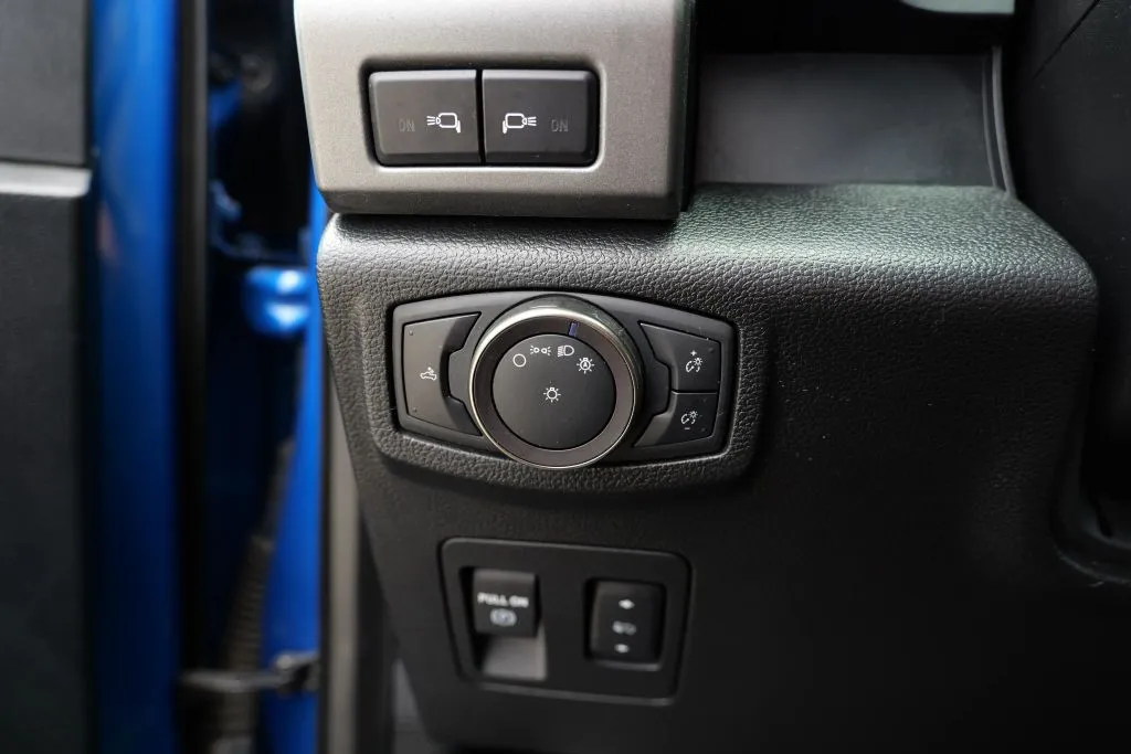 Ford F-150 photo 7