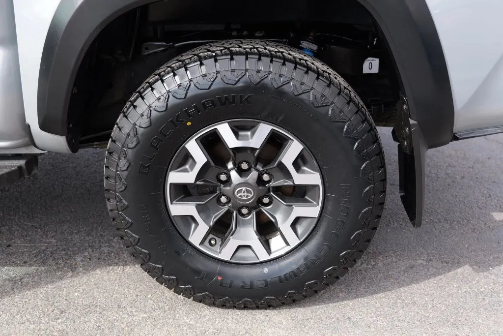 Toyota Tacoma photo 13
