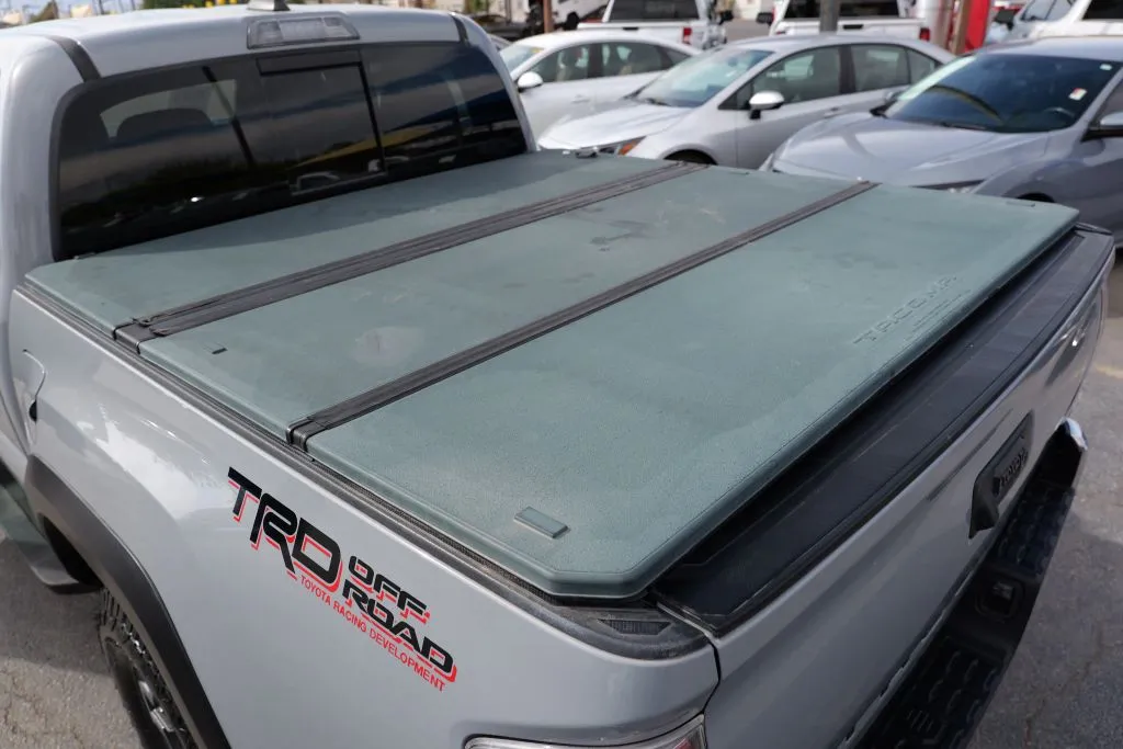 Toyota Tacoma photo 14