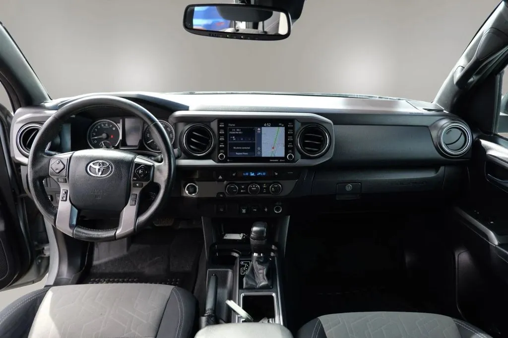 Toyota Tacoma photo 10