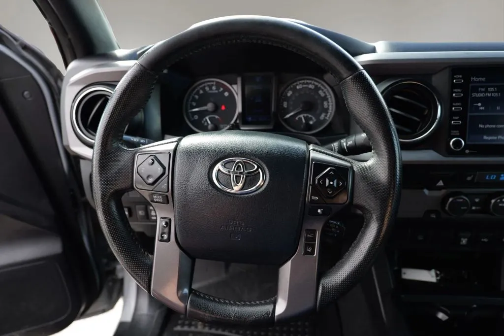 Toyota Tacoma photo 5