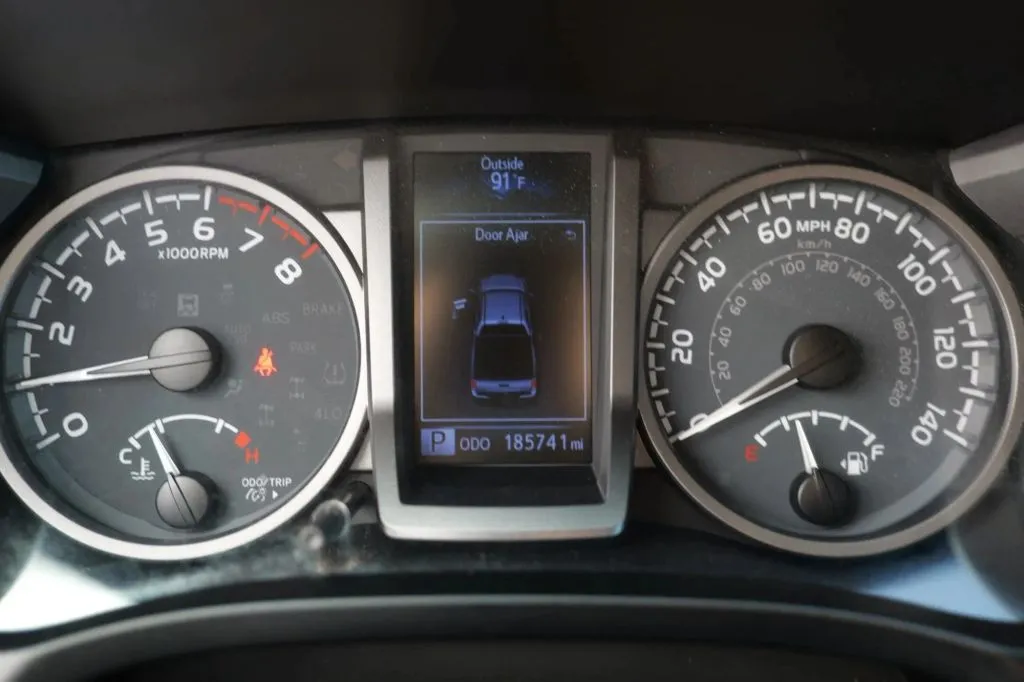 Toyota Tacoma photo 6