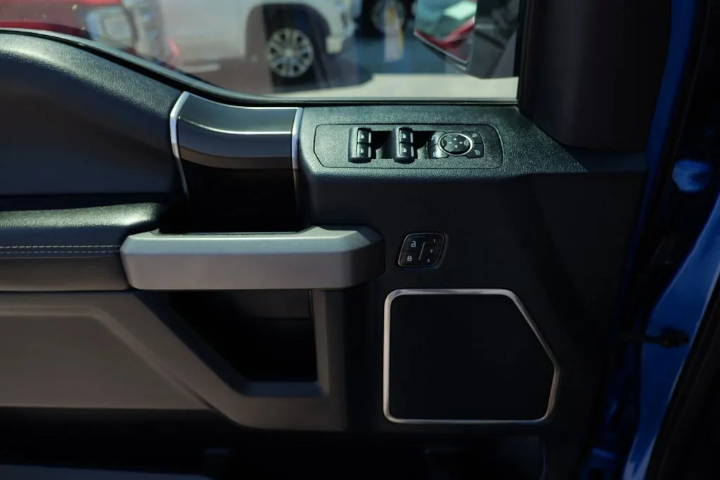 Ford F-150 photo 7