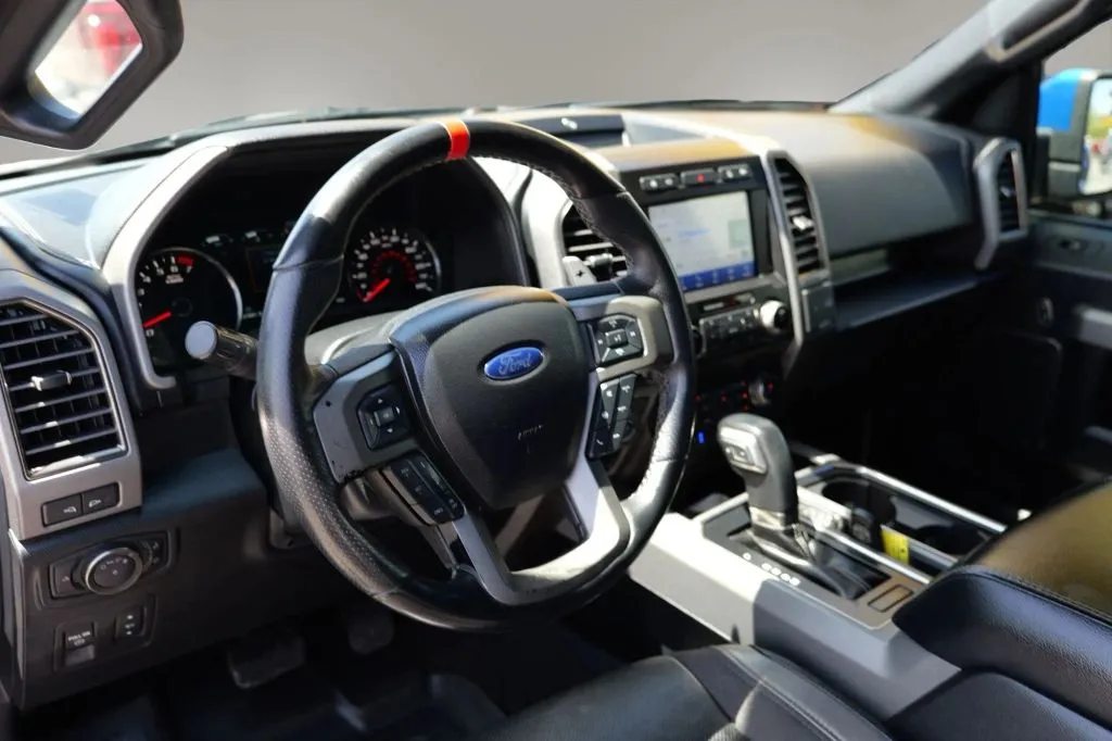 Ford F-150 photo 4