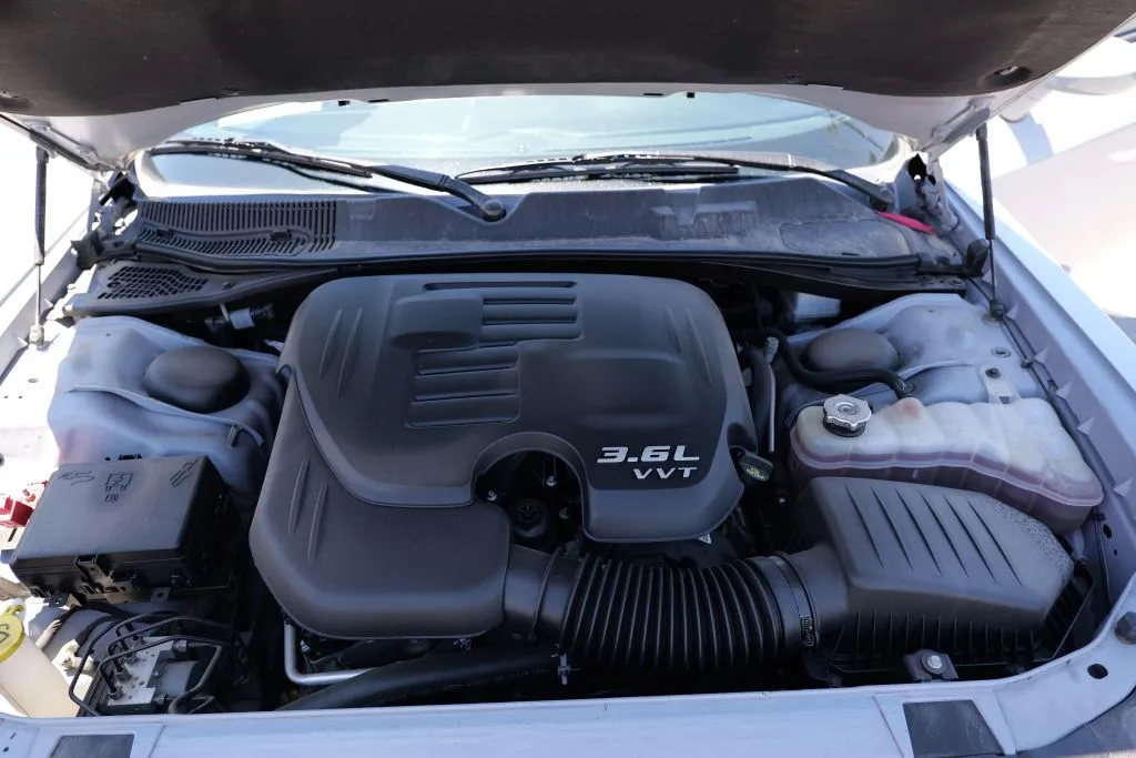 Dodge Challenger photo 15