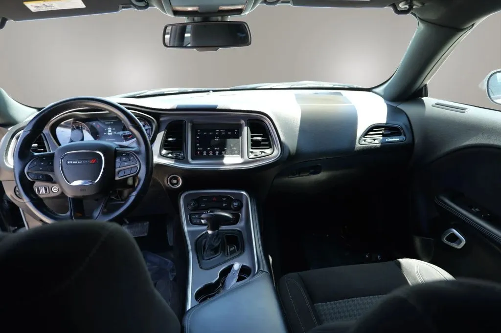 Dodge Challenger photo 12