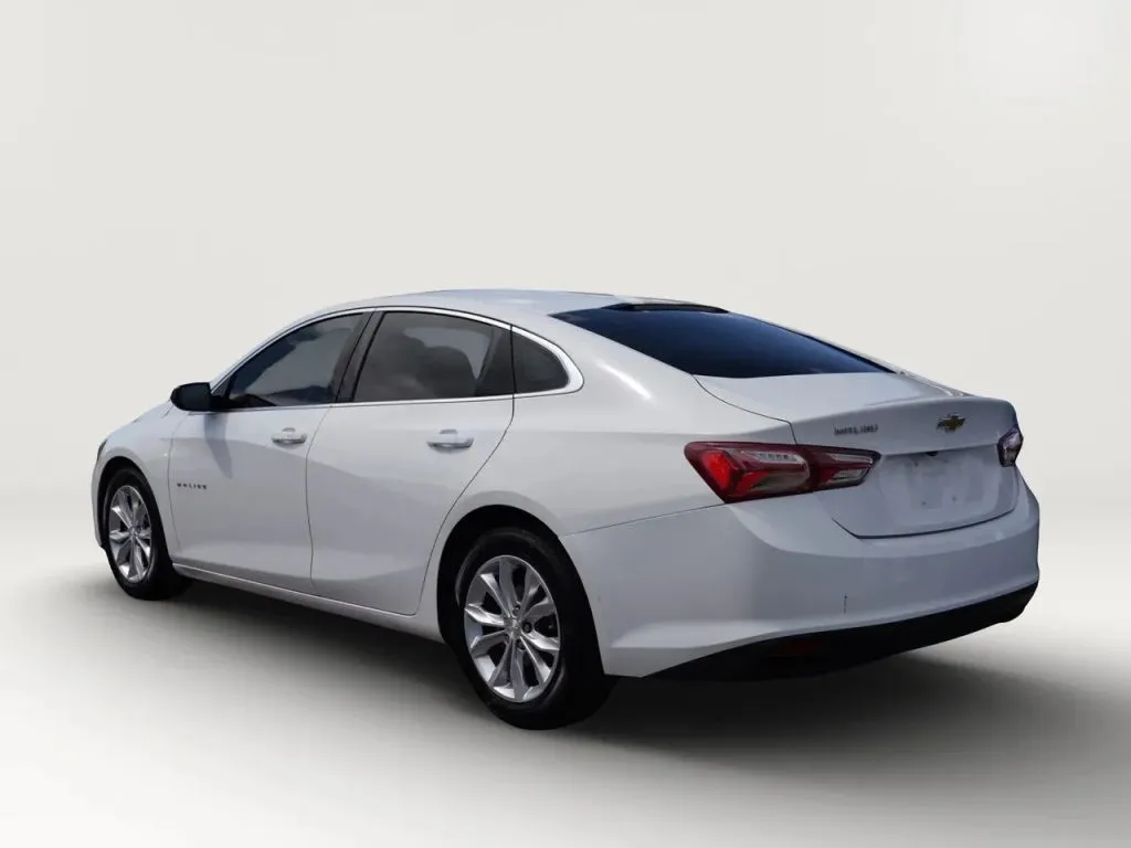 Chevrolet Malibu photo 3