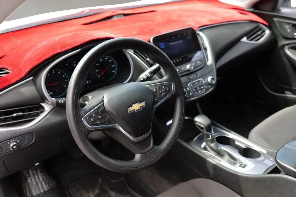 Chevrolet Malibu photo 4