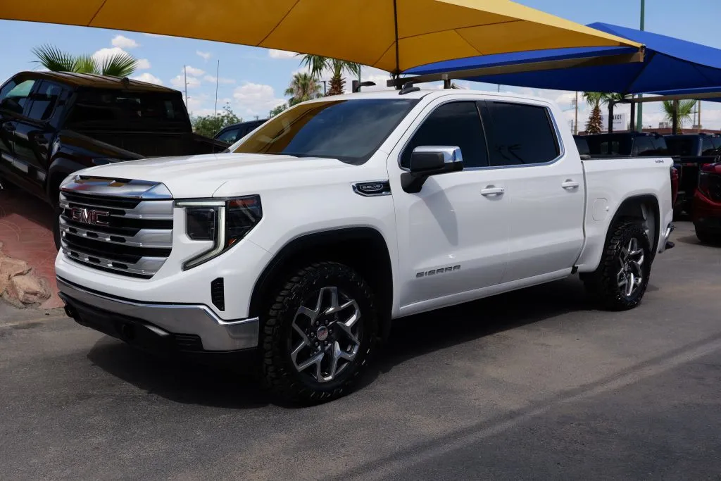 White 2023 GMC Sierra 1500 Crew Cab SLE Pickup 4D 5 3/4 ft for sale in El Paso, TX