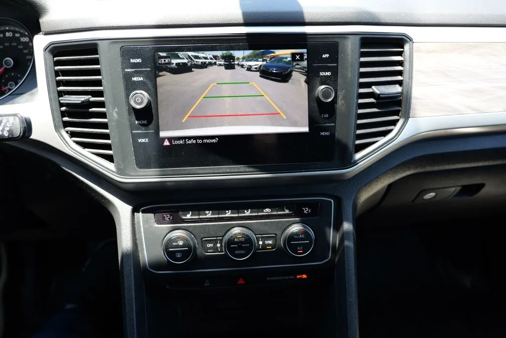 Volkswagen Atlas Cross Sport photo 17
