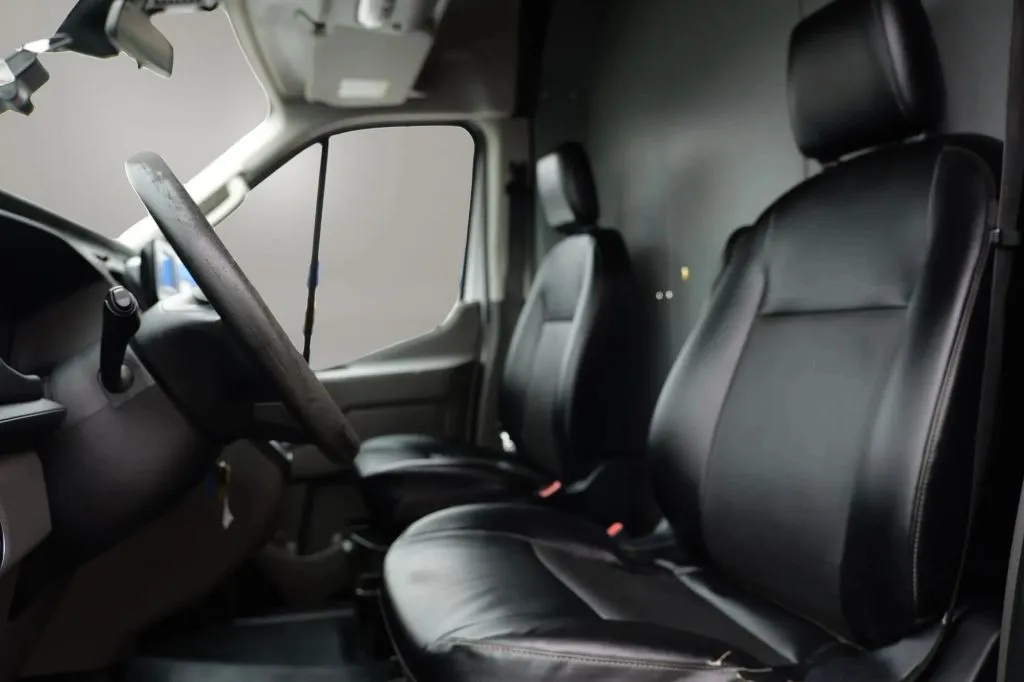 Ford Transit-250 photo 9