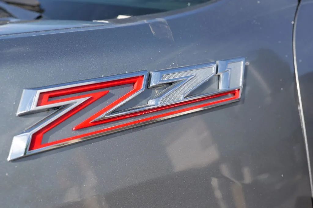 Chevrolet Silverado photo 17