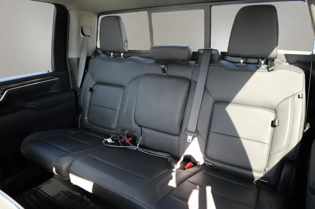 Chevrolet Silverado photo 10