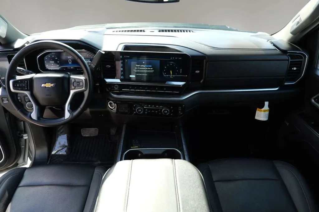Chevrolet Silverado photo 11
