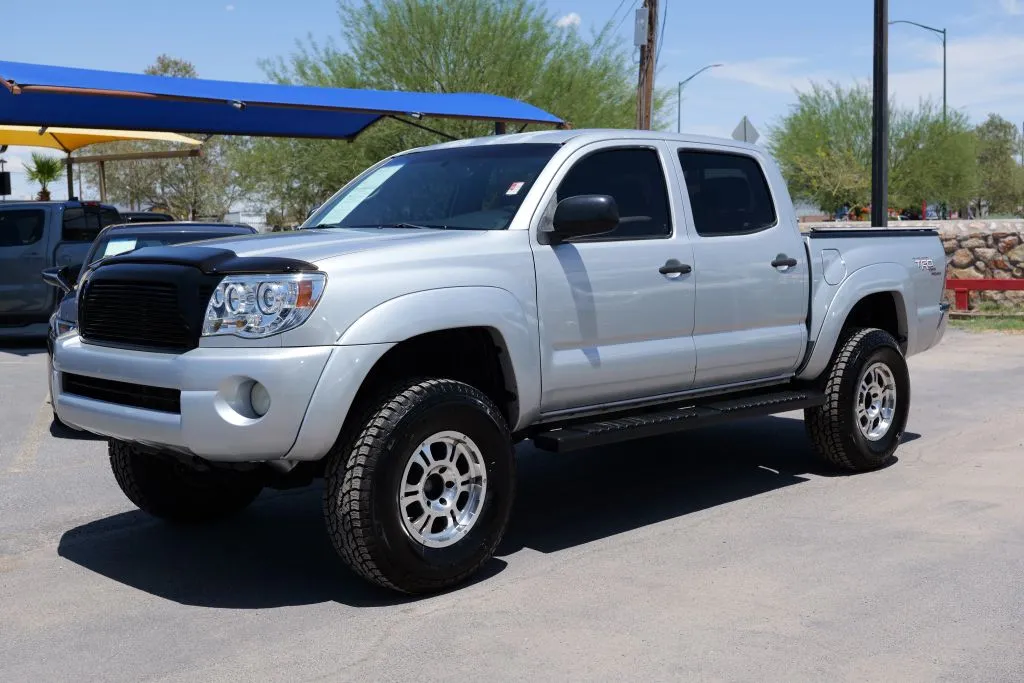 Silver 2006 Toyota Tacoma Double Cab Pickup 4D 5 ft for sale in El Paso, TX