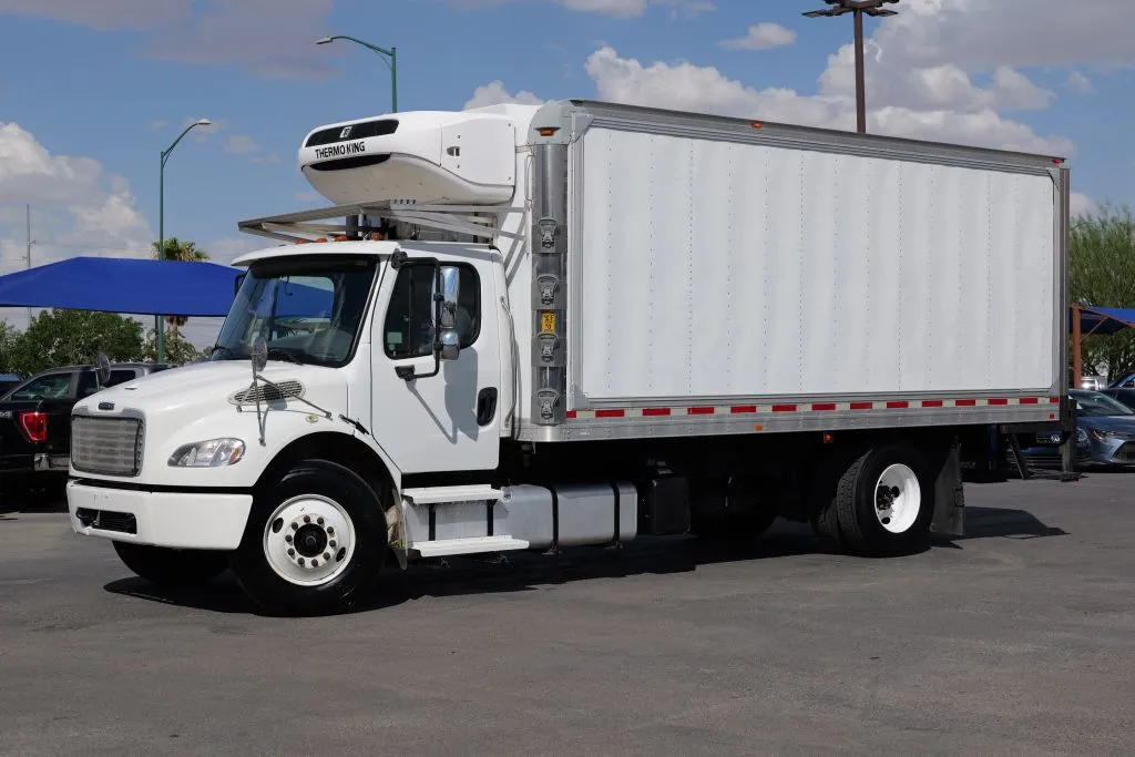 White 2014 Freightliner M106 M2 106 Business Class Regular Cab for sale in El Paso, TX