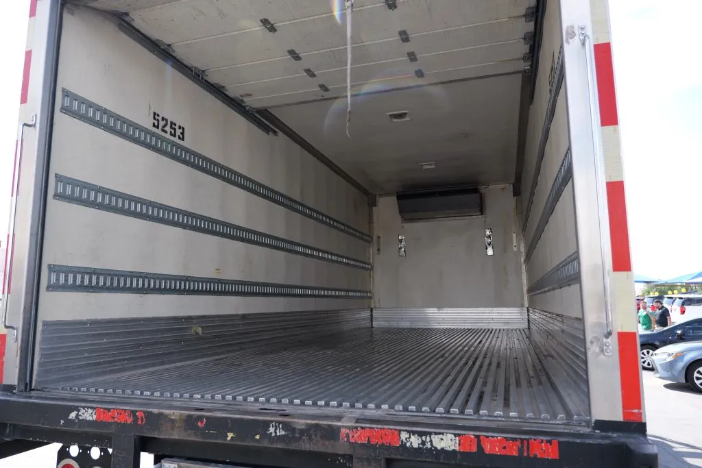 Freightliner M106 photo 16