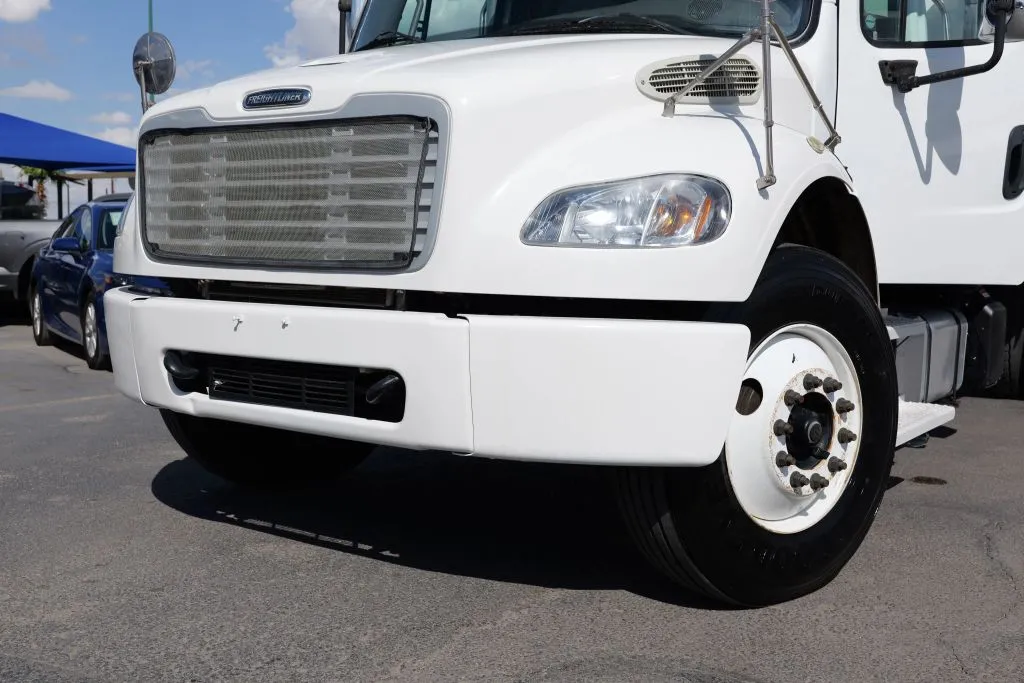 Freightliner M106 photo 26