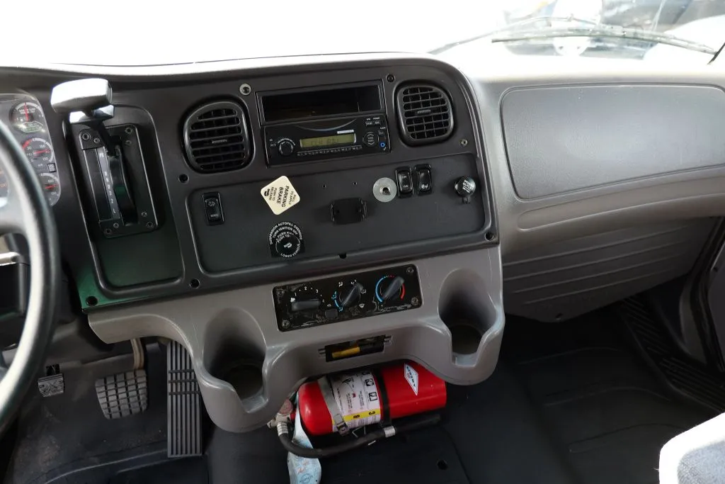 Freightliner M106 photo 9